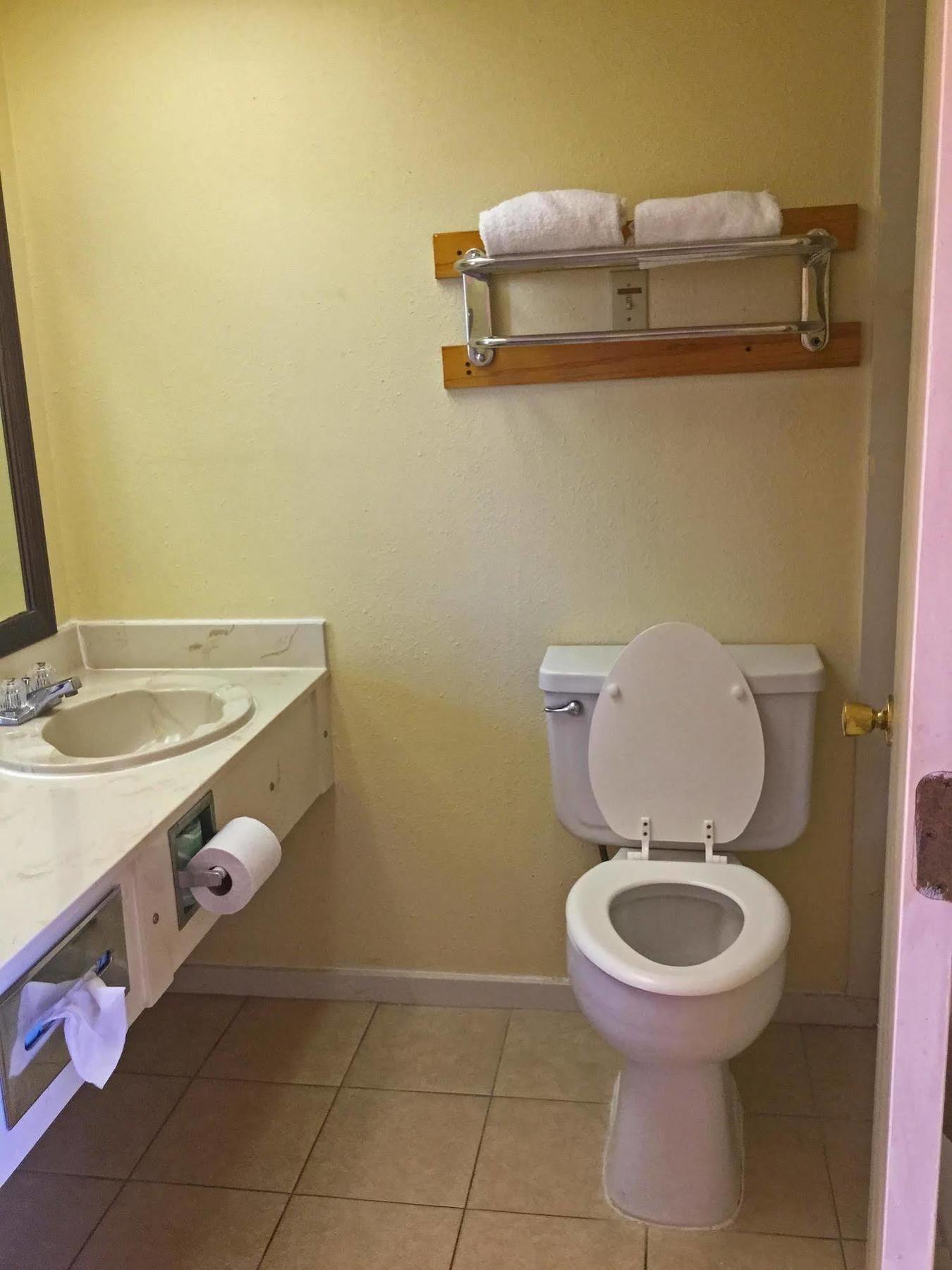 Executive Inn & Suites Prescott Bagian luar foto