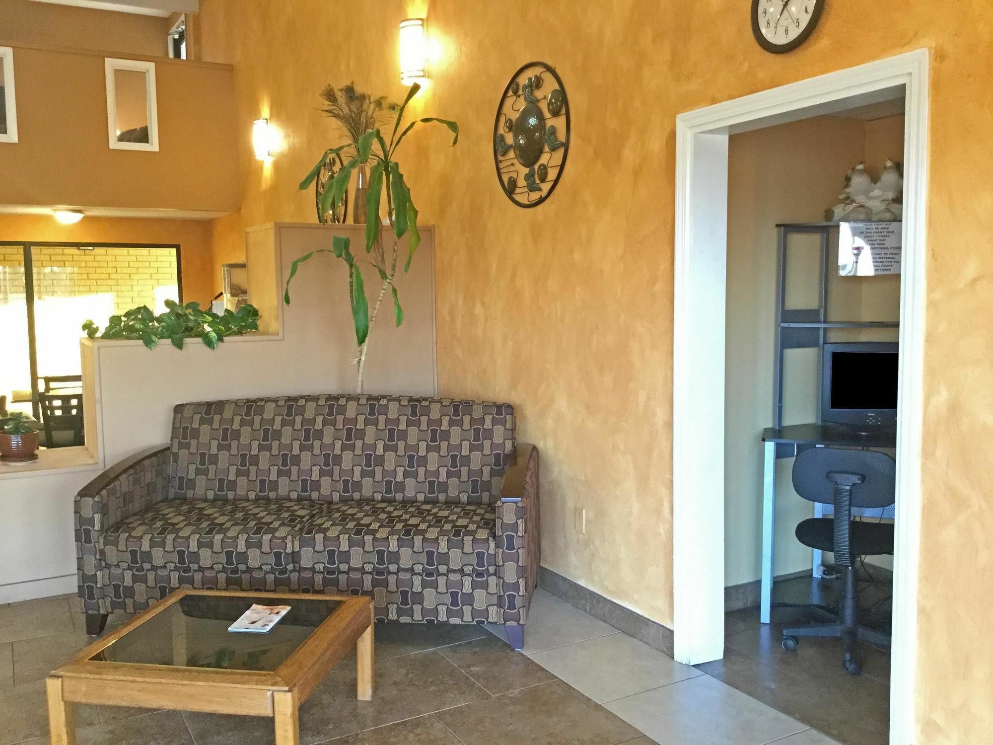 Executive Inn & Suites Prescott Bagian luar foto